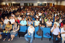 Auditório lotado para a conclusão do curso