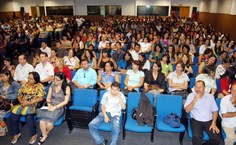 Auditório lotado para a conclusão do curso