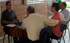 O estagiário Daniel Pereira é o responsável pelo atendimento