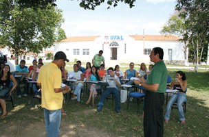 Universitários movimentam negócios no interior