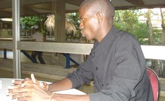 Estudante de  Biologia, recém-chegado de Cabo Verde