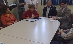 Reitora assina o convênio