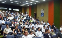 auditório da Casa da Indústria lotado