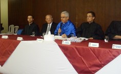 vice-reitor saúda os novos mestres