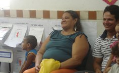 dona Cícera representa a familia na festa