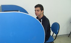 Cristiano encontra recursos para utilizar o laboratório de informática