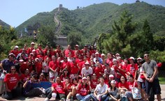 Brasileiros e chineses na Muralha da China