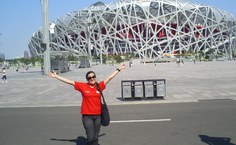 Em frente ao Ninho do Pássaro em Pequim
