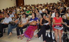 Assistentes Sociais e outros profissionais participam do evento
