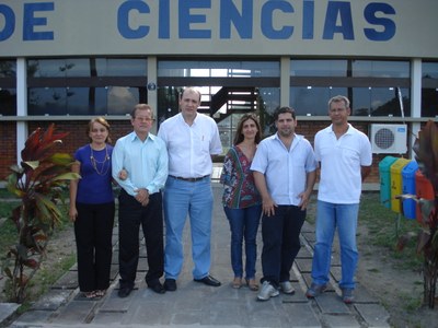 Pró-reitor de Pesquisa e Pós-graduação, Josealdo Tonholo, com a direção do Ceca