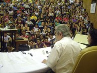 Palestra do educador no auditório da Reitoria em 2008