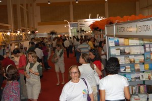 Domingos Meireles e o jornalismo e a literatura, confira programação desta segunda na Bienal