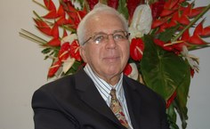 José Marques de Melo, patrono da IV Bienal