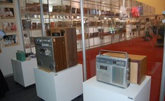 Estande da Rádio Difusora conta a história do rádio