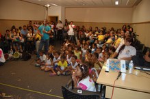 A sala ficou lotada de expectadores curiosos e atentos