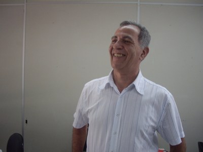 Prof. Hilário Alencar comemora aprovação do doutorado em Matemática com conceito 4 pela Capes | nothing