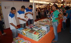 Alunos do Pró-Jovem e do EJA também tem marcado presença na Bienal