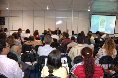 Palestra lotada de Ignacy Sachs na Bienal