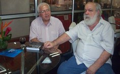 Prof. José Marques e Luis Sávio de Almeida no lançamento do livro "Imprensa Brasileira"
