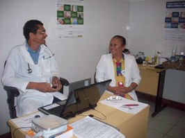 Posto médico e praça da alimentação na Bienal