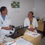 Posto médico e praça da alimentação na Bienal