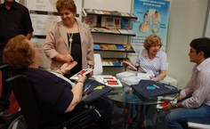 A reitora esteve presente também ao lançamento de Lysette Lyra, no estande da Fapeal