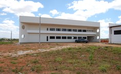 Prédio com 10 novas salas