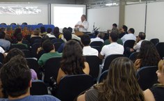 Público prestigia palestra do professor Hilário