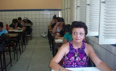 Marluce Ribeiro Freitas, com 64 anos, presta seu primeiro vestibular