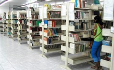 Acervo com mais de 25 mil títulos