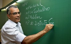 “É fundamental conhecer os programas, os pesos de cada prova e sistematizar os estudos”, cita Bertrand Oliveira