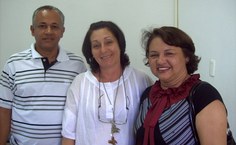 Da esquerda para a direita: professor Cícero Albuquerque, diretor do polo, Marinez Coral, coordenadora do Curso de Serviço Social, e Édila Canuto, da Secretaria Municipal de Cultura