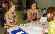 Daniela Botti e Ahiranie Sales, alunas do doutorado em Letras e Linguística