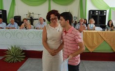 Professora Ediméia sauda o primeiro colocado do PSS do Campus do Sertão