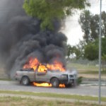 Veículo incendeia no Campus Maceió