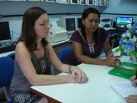 Lucie Vanickova, aluna de Doutorado, e a professora Ruth Rufino, sua coordenadora