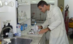 Alunos envolvidos em pesquisas desde a graduação no IQB