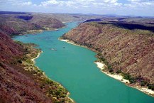Rio São Francisco atende à múltiplos usuários