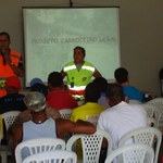 Alunos de Medicina Veterinária atendem carroceiros na Grota do Reginaldo