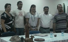 Organizadores do evento e, no centro, Jackeline Martins, a representante do Sebrae