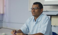 Professor Agnaldo defendendo a tese de Doutorado