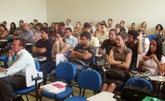 Professores e alunos acompanharam a defesa