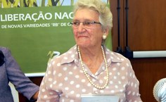 Geni Oiticica representou o marido, Jarbas Oiticica, homenageado in memorian