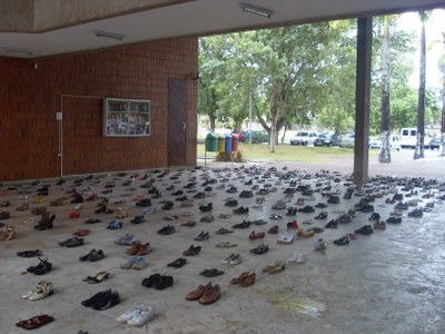 Sapatos representam dois mil assassinatos em 2009