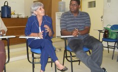 Pró-reitora Silvia Cardeal e o servidor que propôs o curso, Flávio Costa