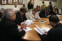 Reunião com Secretário de Educação, Rogério Teófilo, Henrique Paim, do MEC, e reitora Ana Dayse