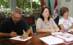 Flávio Barboza, Gianna Barbirato e Verônica Robalinho participaram da reunião