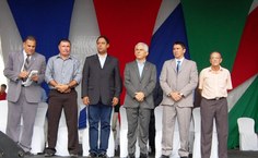 Ministro dos Esportes, prefeito de Maceió e Vice-reitor da Ufal na inauguração