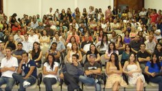 Auditório lotado na entrega de Diploma