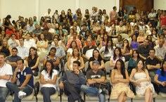 Auditório lotado na entrega de Diploma